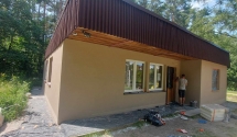 Odnowiona elewacja Domu Działkowca ROD „Camping Pod Lasem” w Poznaniu oraz zakończenie zaplanowanej inwestycji w 2024 roku