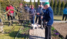 Pokaz wiosennego cięcia drzew i krzewów w ROD „Karolin” w Koziegłowach
